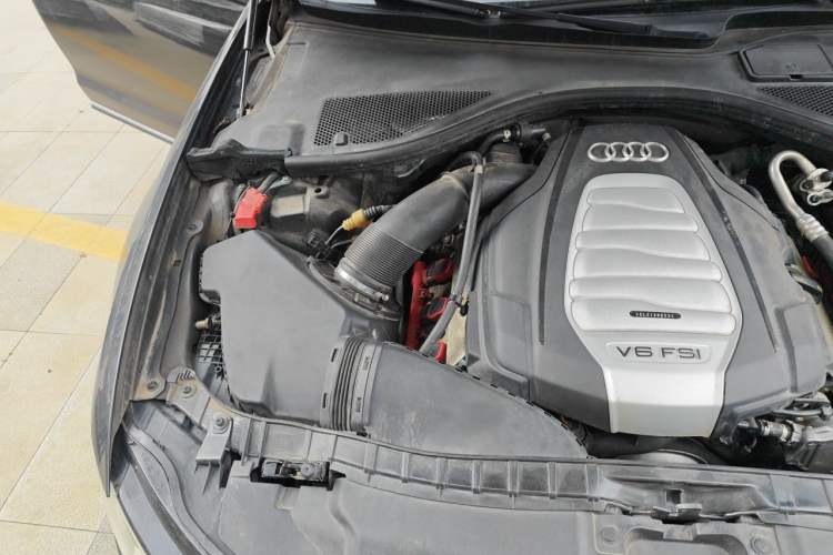 Used Audi A6L 2012 30 FSI Luxury Model Engine Bay Right
