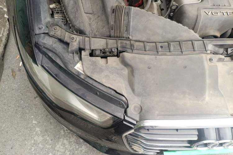 Used Audi A6L 2012 50 TFSI quattro Luxury Model Engine Bay Right