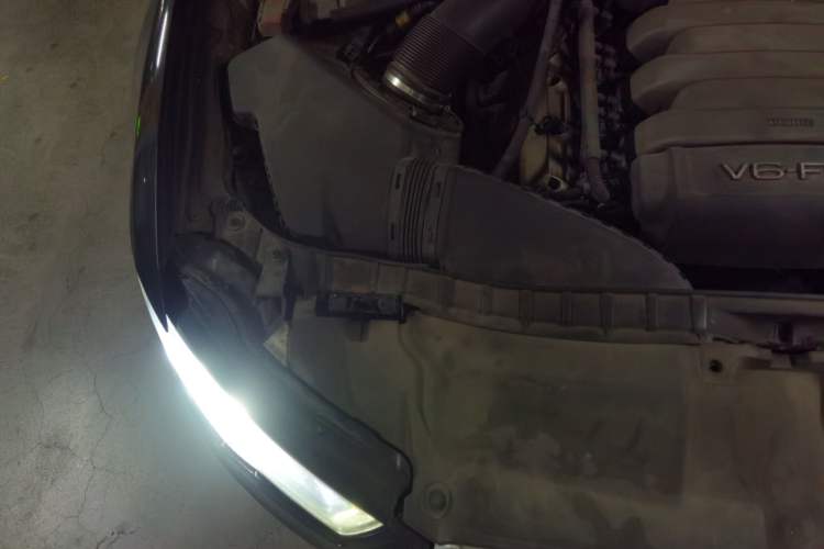 Used Audi A6L 2012 35 FSI Comfort Model Engine Bay Right