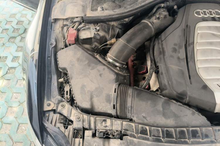 Used Audi A6L 2012 30 FSI Luxury Model Engine Bay Right