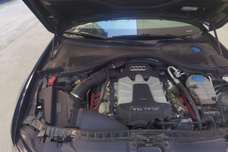 Used Audi A6L 2012 50 TFSI quattro Luxury Model Engine Bay Right