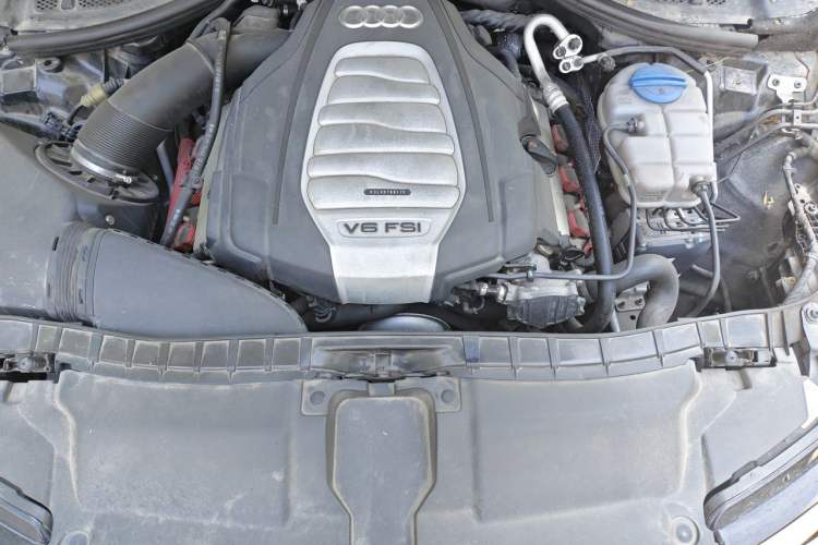 Used Audi A6L 2012 30 FSI Comfort Model Engine Bay