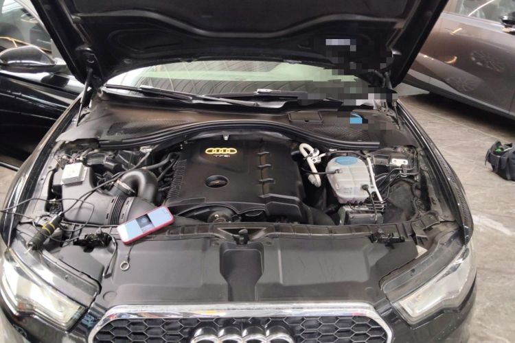 Used Audi A6L 2012 TFSI Standard Model Engine Bay