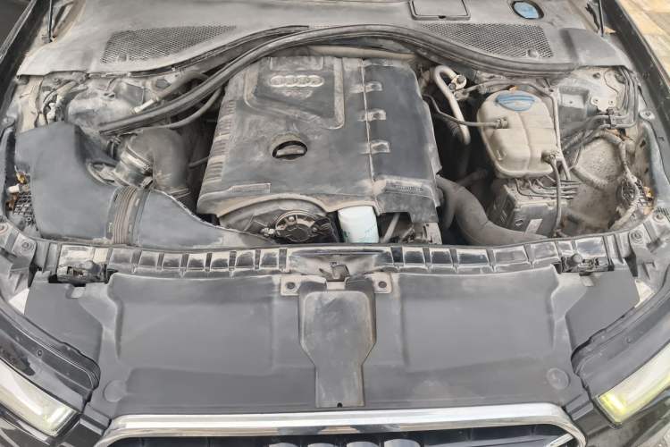 Used Audi A6L 2012 TFSI Standard Model Engine Bay