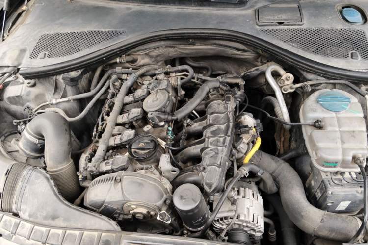 Used Audi A6L 2012 TFSI Standard Model Engine Bay