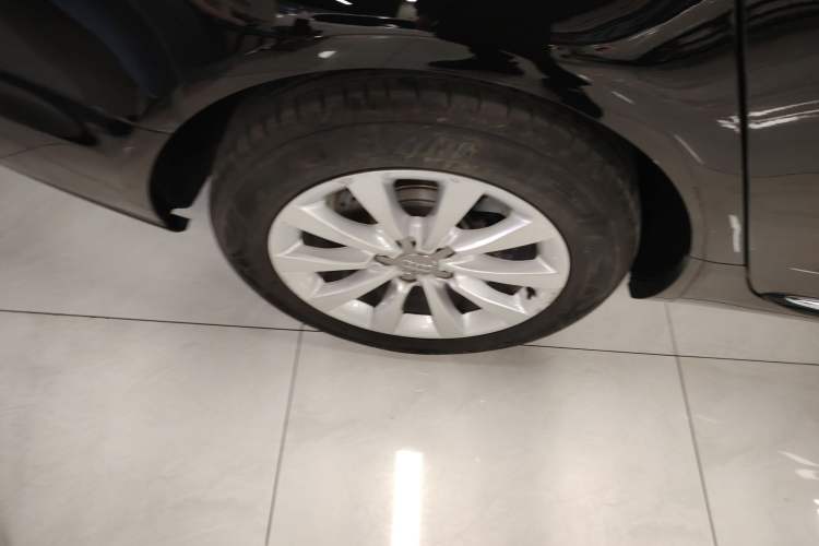Used Audi A6L 2012 30 FSI Comfort Model Exterior 8