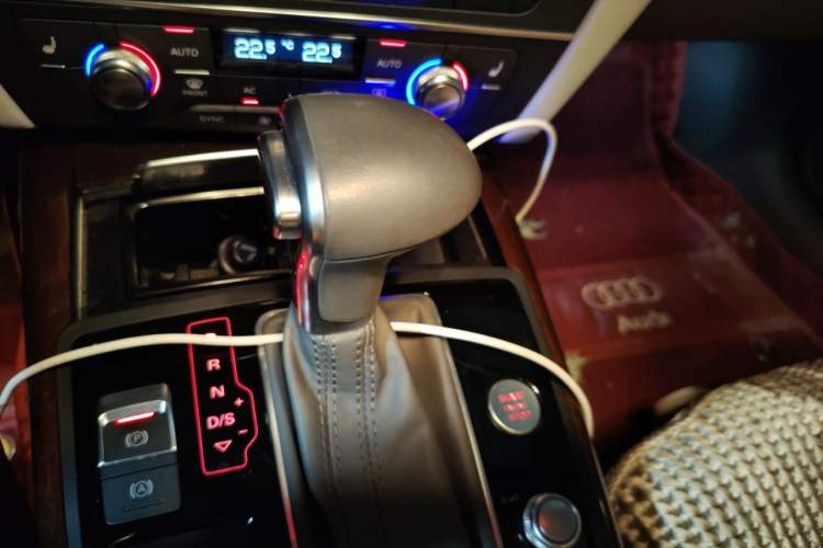 Used Audi A6L 2012 35 FSI Comfort Model Gear Lever
