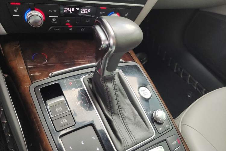Used Audi A6L 2012 30 FSI Comfort Model Gear Lever