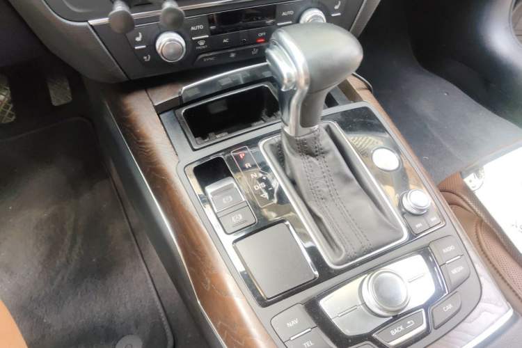 Used Audi A6L 2012 35 FSI quattro Luxury Model Gear Lever