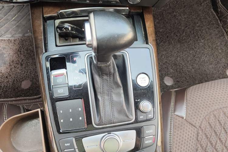 Used Audi A6L 2012 30 FSI Comfort Model Gear Lever