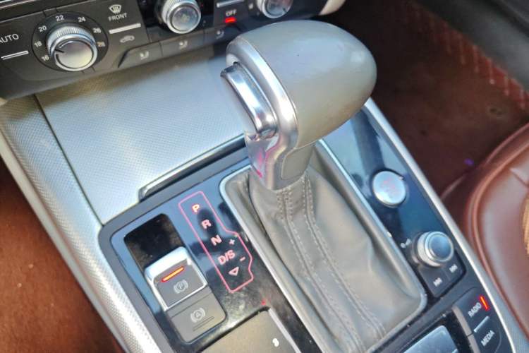Used Audi A6L 2012 TFSI Standard Model Gear Lever