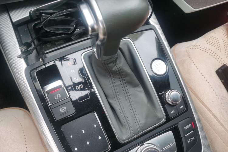 Used Audi A6L 2012 TFSI Standard Model Gear Lever