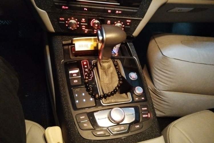 Used Audi A6L 2012 30 FSI Technology Edition Gear Lever