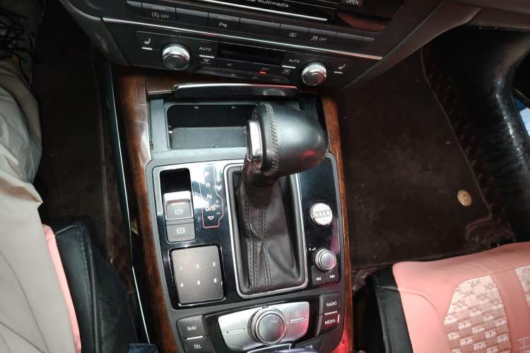 Used Audi A6L 2012 30 FSI Comfort Model Gear Lever