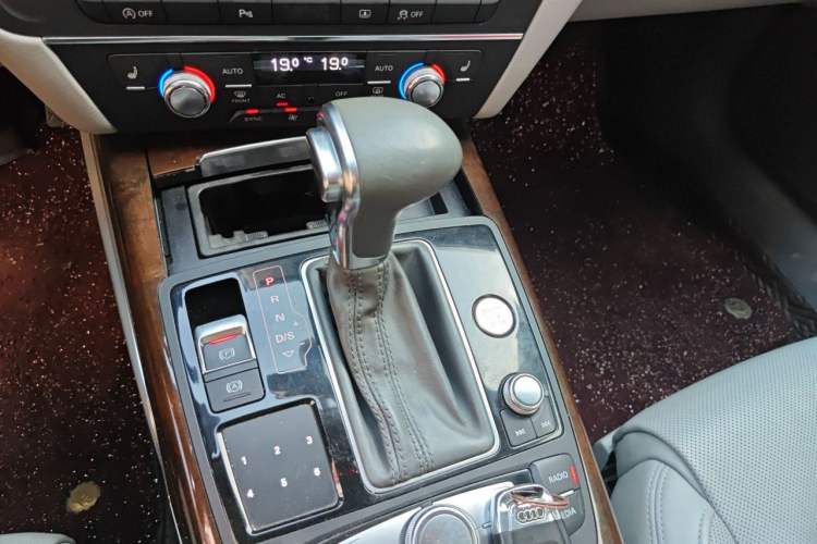 Used Audi A6L 2012 35 FSI Comfort Model Gear Lever