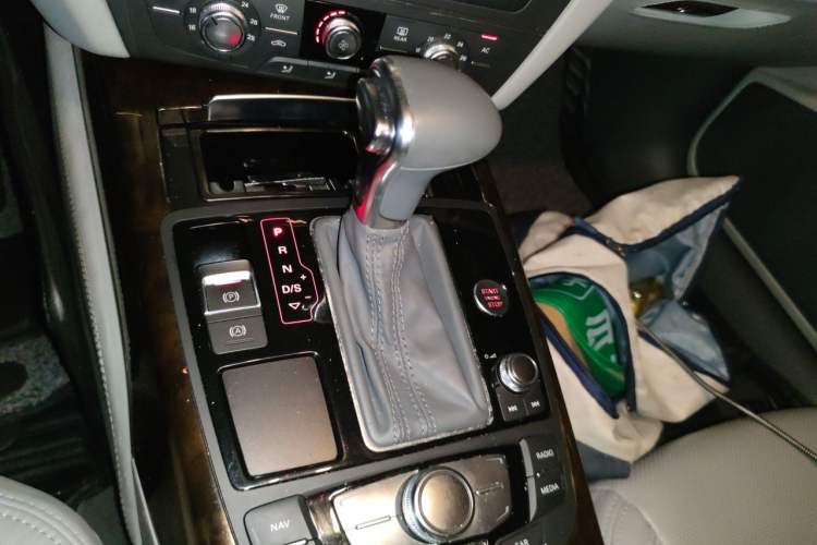 Used Audi A6L 2012 TFSI Standard Model Gear Lever