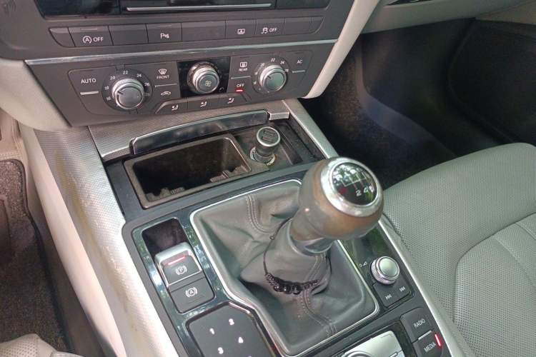 Used Audi A6L 2012 TFSI Manual Base Model Gear Lever