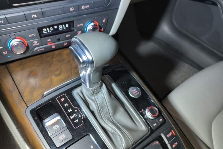 Used Audi A6L 2012 50 TFSI quattro Luxury Model Gear Lever
