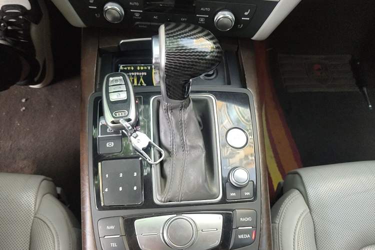 Used Audi A6L 2012 35 FSI quattro Luxury Model Gear Lever