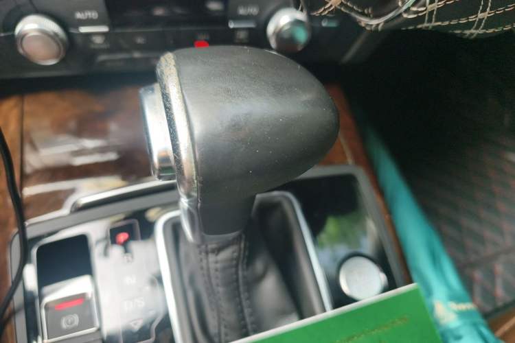 Used Audi A6L 2012 30 FSI Comfort Model Gear Lever