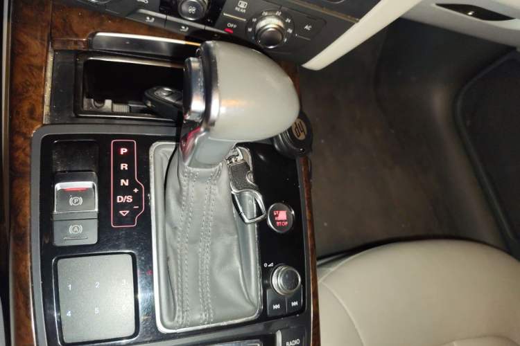 Used Audi A6L 2012 TFSI Standard Model Gear Lever