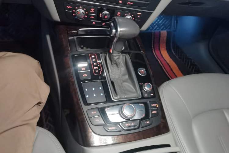 Used Audi A6L 2012 TFSI Standard Model Gear Lever