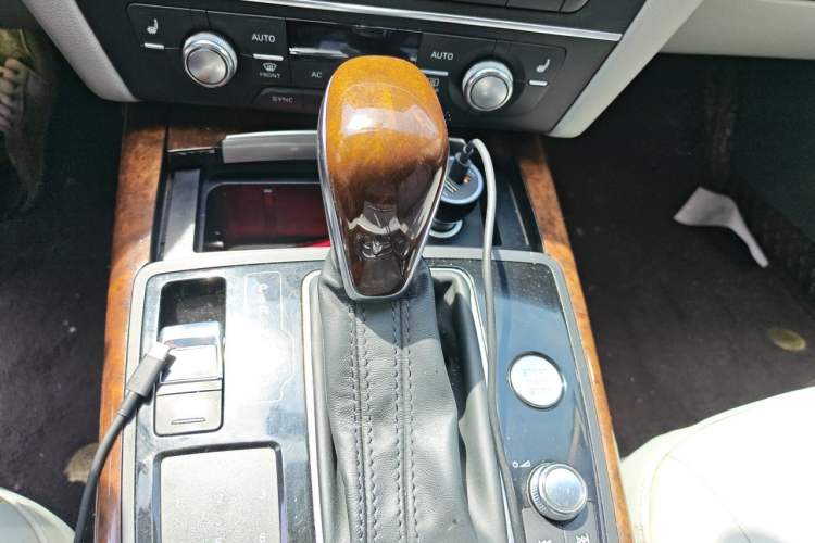 Used Audi A6L 2012 30 FSI Comfort Model Gear Lever