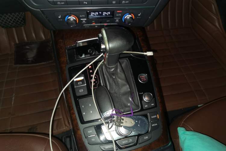 Used Audi A6L 2012 30 FSI Comfort Model Gear Lever