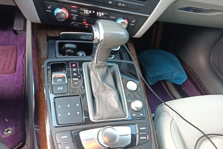 Used Audi A6L 2012 35 FSI Comfort Model Gear Lever