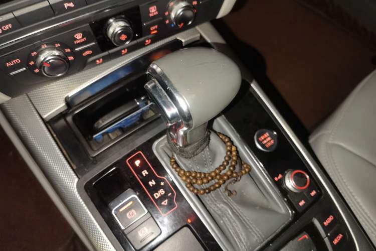 Used Audi A6L 2012 30 FSI Technology Edition Gear Lever