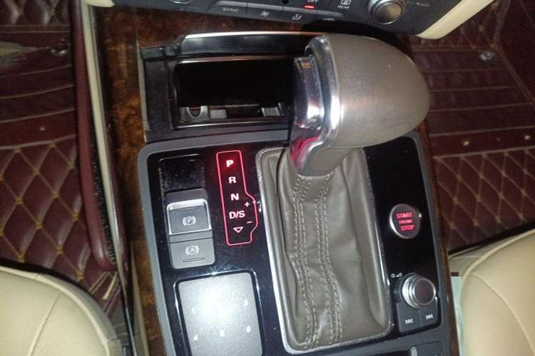 Used Audi A6L 2012 30 FSI Comfort Model Gear Lever
