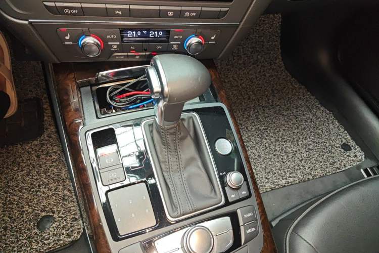 Used Audi A6L 2012 30 FSI Comfort Model Gear Lever