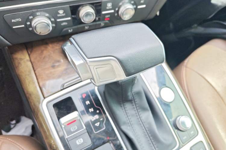 Used Audi A6L 2012 TFSI Standard Model Gear Lever