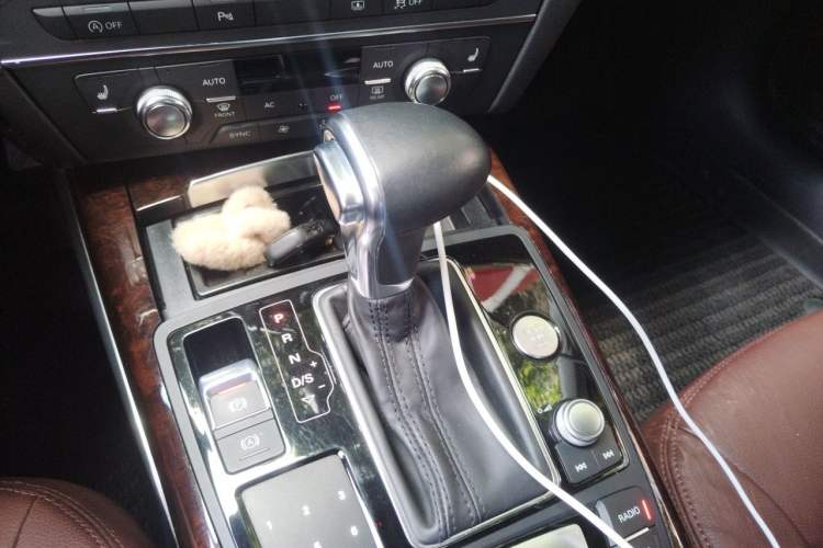 Used Audi A6L 2012 30 FSI Comfort Model Gear Lever