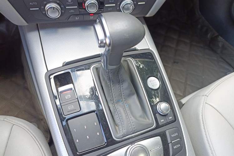 Used Audi A6L 2012 TFSI Standard Model Gear Lever