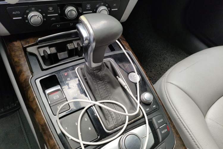 Used Audi A6L 2012 30 FSI Technology Edition Gear Lever