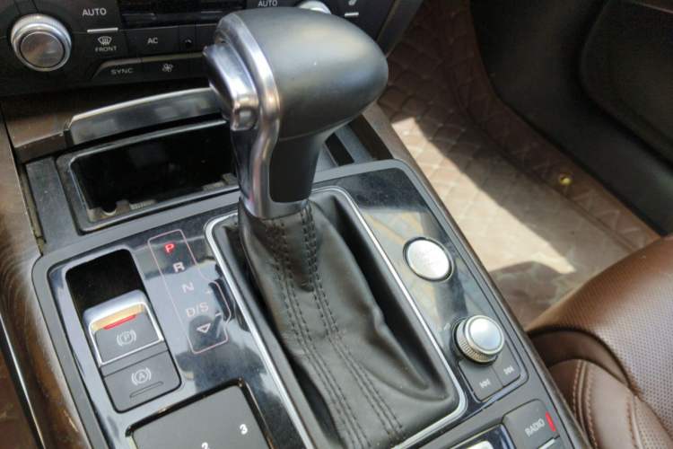 Used Audi A6L 2012 50 TFSI quattro Luxury Model Gear Lever