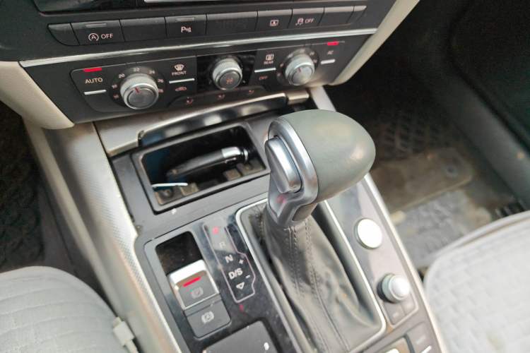 Used Audi A6L 2012 TFSI Standard Model Gear Lever