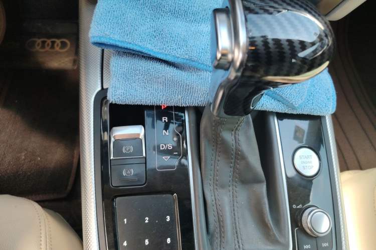 Used Audi A6L 2012 TFSI Standard Model Gear Lever