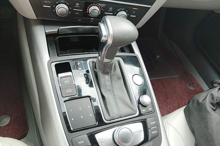 Used Audi A6L 2012 30 FSI Technology Edition Gear Lever
