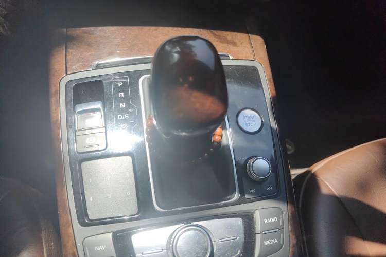Used Audi A6L 2012 30 FSI Comfort Model Gear Lever