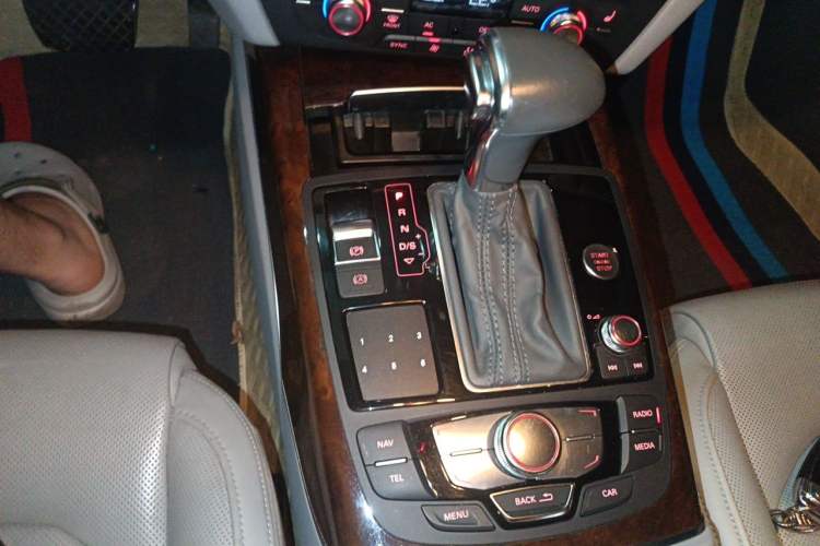 Used Audi A6L 2012 35 FSI Comfort Model Gear Lever
