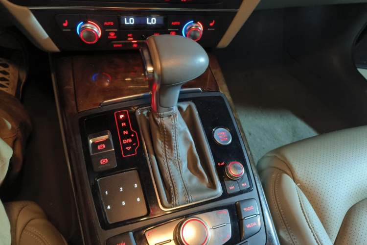 Used Audi A6L 2012 35 FSI Comfort Model Gear Lever