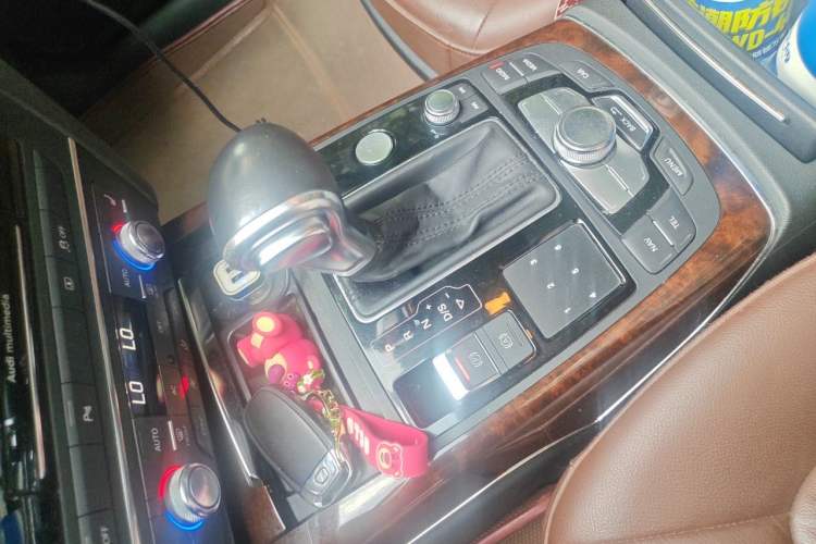 Used Audi A6L 2012 30 FSI Comfort Model Gear Lever