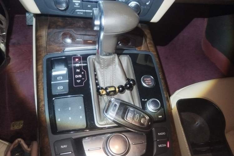 Used Audi A6L 2012 30 FSI Comfort Model Gear Lever