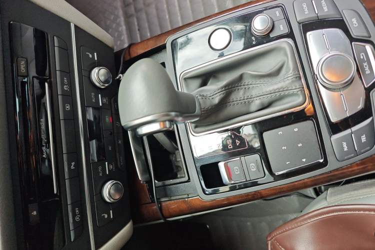 Used Audi A6L 2012 35 FSI Comfort Model Gear Lever