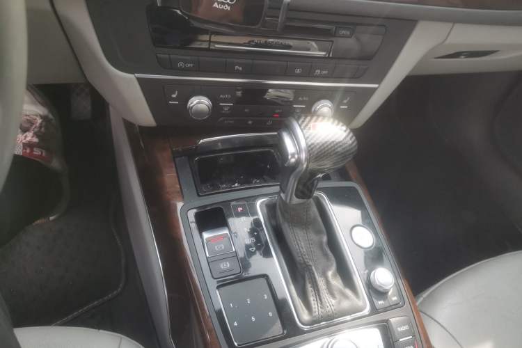 Used Audi A6L 2012 30 FSI Comfort Model Gear Lever