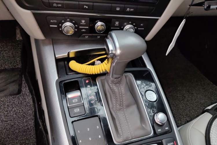 Used Audi A6L 2012 TFSI Standard Model Gear Lever
