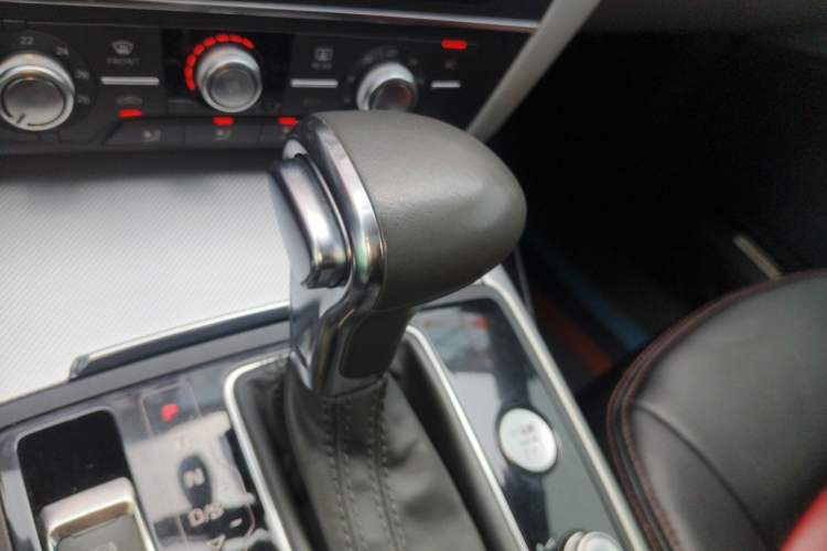 Used Audi A6L 2012 TFSI Standard Model Gear Lever