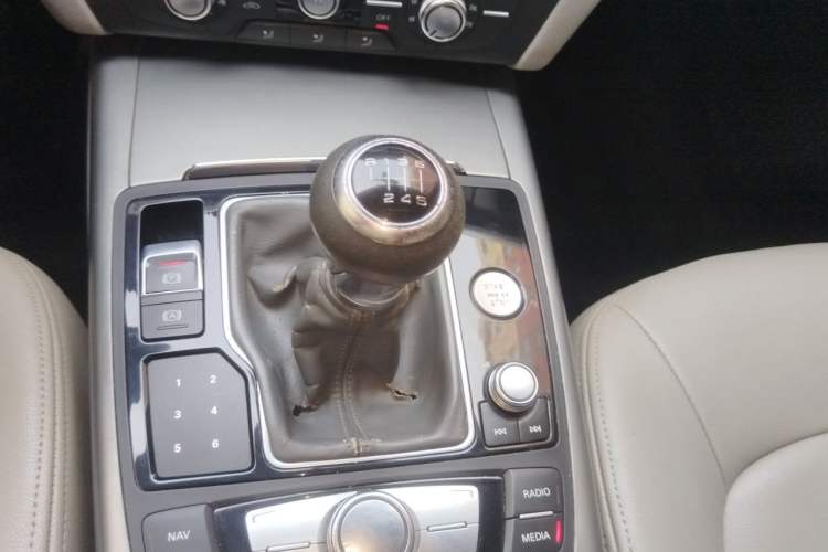 Used Audi A6L 2012 TFSI Manual Base Model Gear Lever